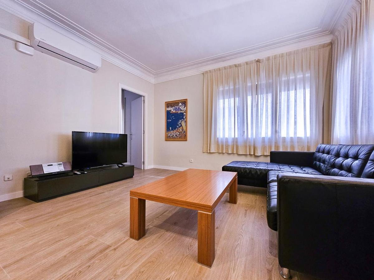 Classbedroom Park Gueell Apartment Barcelona Exterior photo