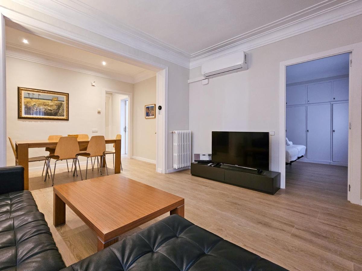Classbedroom Park Gueell Apartment Barcelona Exterior photo